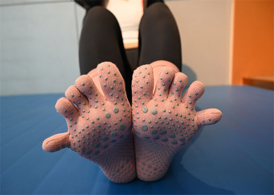 Customizable 100% Cotton Non-Slip Grip Yoga Socks With Five Toes For Enhanced Comfort And Fitness