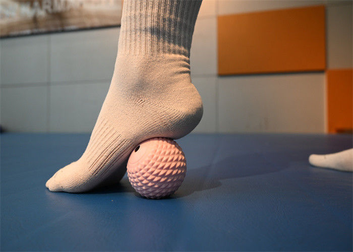 Eco Friendly Silicone Massage Ball For Legs Available In Various Colors Like Blue And Green